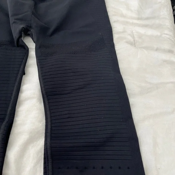 Gymshark Midnight Black Sports Bra and Leggings - Picture 7 of 8